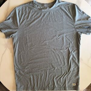 Vuori Strato Tech Tee V126 Size M Performance Athletic Short Sleeve Shirt green